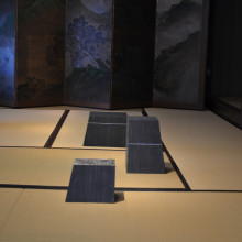 山田美樹/Miki Yamada《ことわり/reason》2012, 18x24x15cm/34x24x15cm/23x30x24cm, Inai-stone and foil